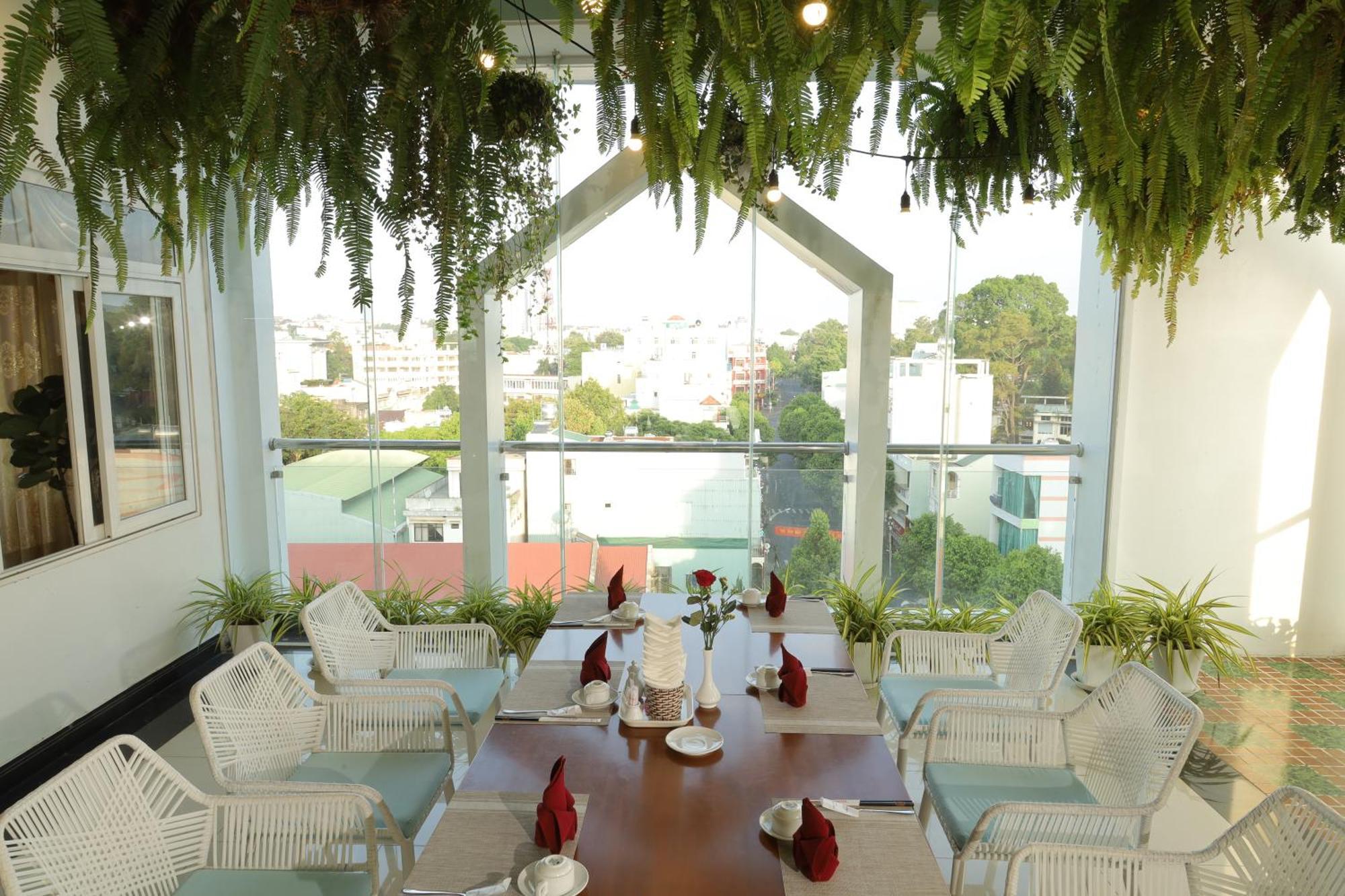 Pleiku & Em Hotel By Gia Lai Tourist Esterno foto